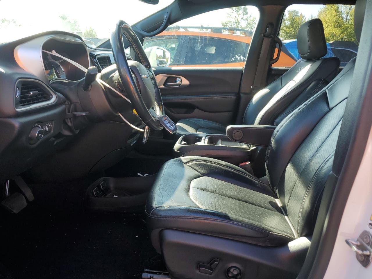 2020 Chrysler Pacifica Hybrid Touring L VIN: 2C4RC1L72LR288238 Lot: 81342395