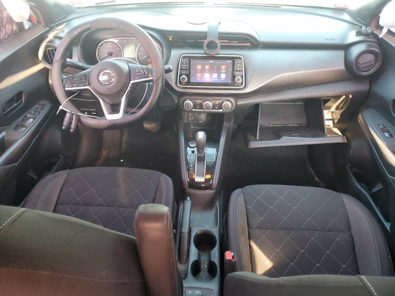 2018 Nissan Kicks S VIN: 3N1CP5CU2JL530627 Lot: 71219615