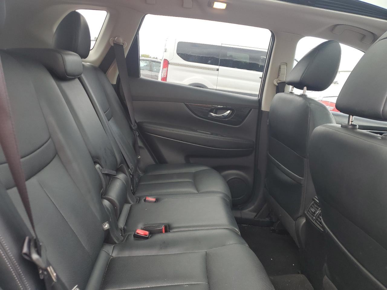 2017 Nissan Rogue S VIN: JN8AT2MT8HW408125 Lot: 83861655