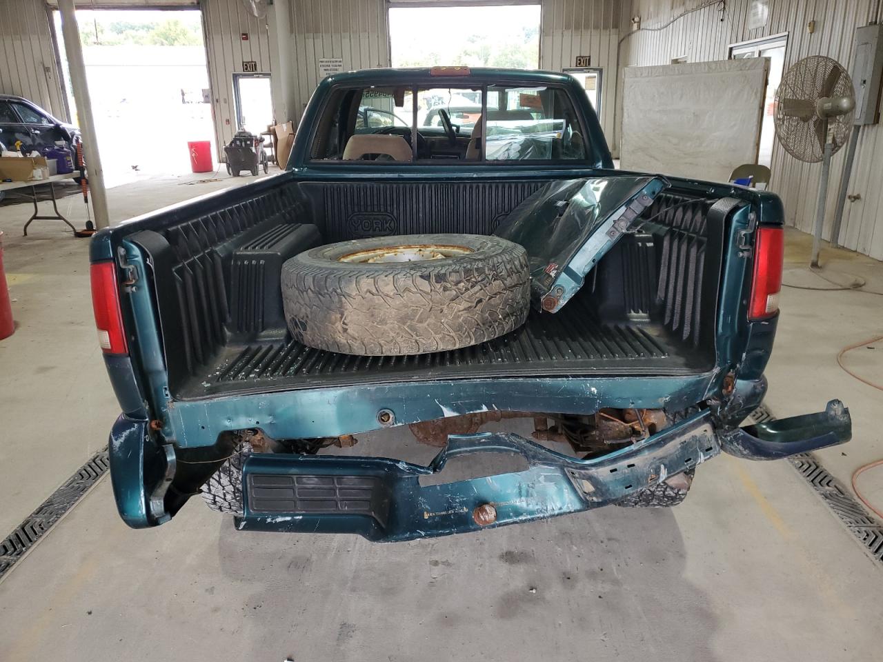 1996 GMC Sonoma VIN: 1GTCT19W6TK506765 Lot: 84404955