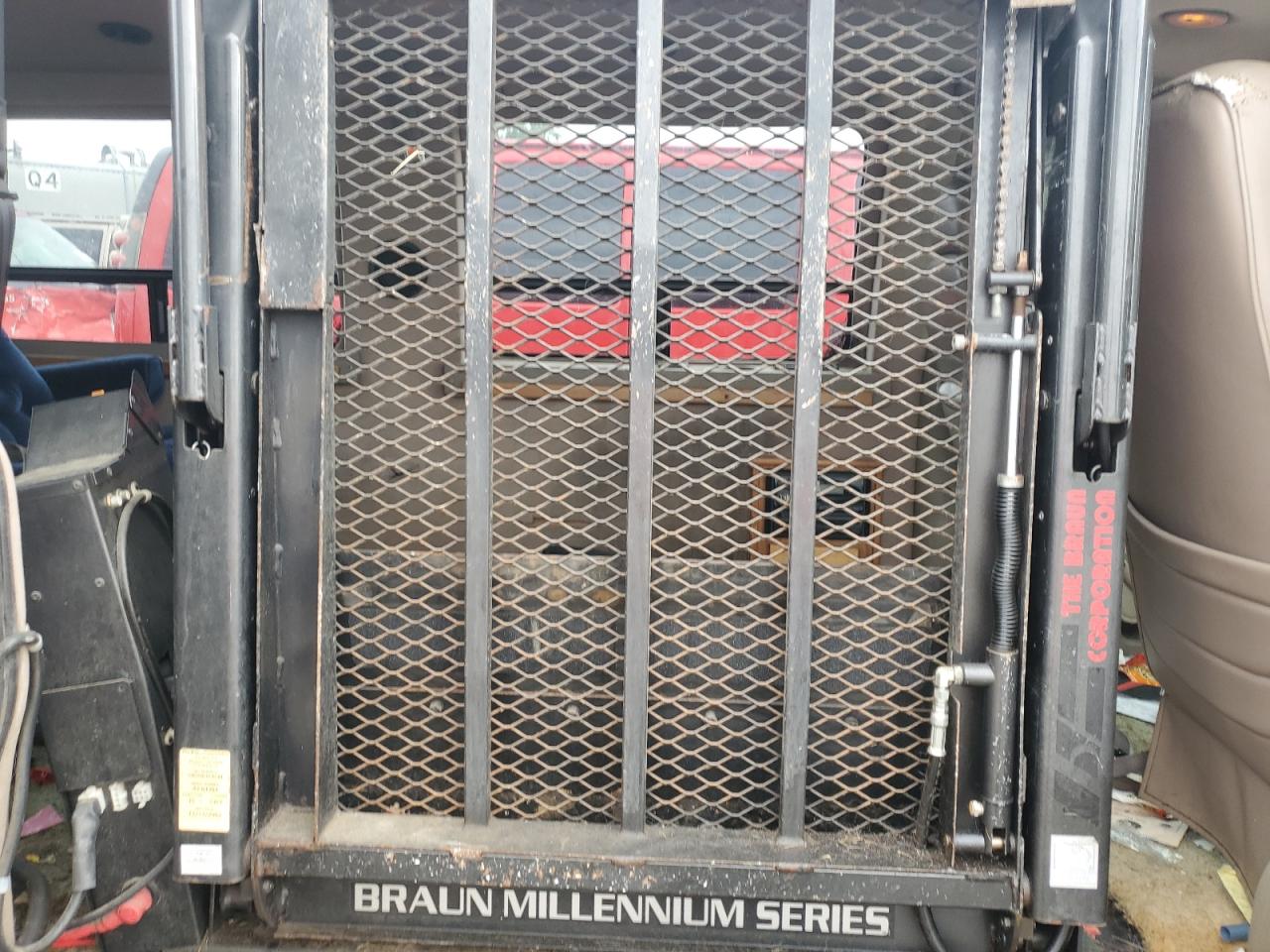 2001 Chevrolet Express G1500 VIN: 1GBFG15R411233494 Lot: 81710505