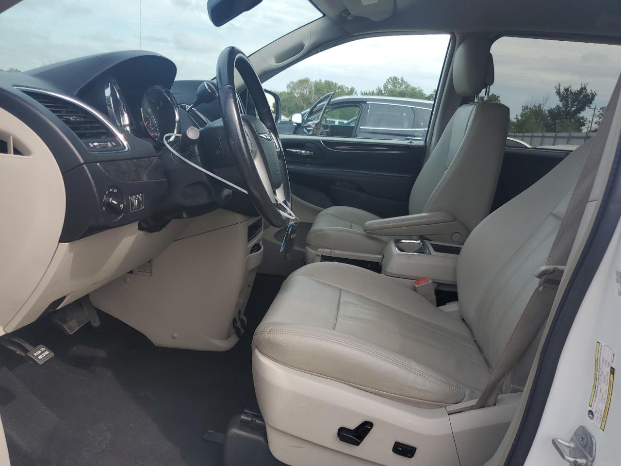 2016 Chrysler Town & Country Touring VIN: 2C4RC1BG3GR133365 Lot: 81726245