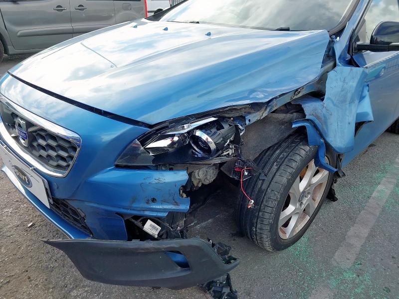 2014 VOLVO V40 CROSS COUNTRY LUX NAV 