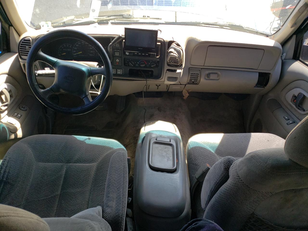 1998 Chevrolet Tahoe K1500 VIN: 3GNEK18R4WG101899 Lot: 71780145