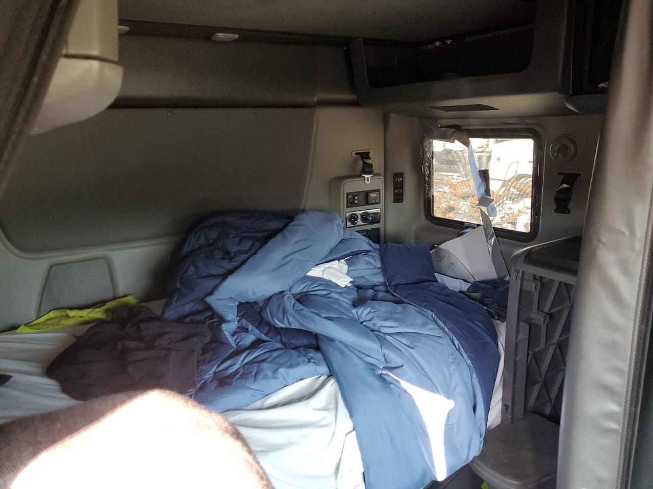 2018 International Lt625 VIN: 3HSDZAPR0JN753724 Lot: 69940505