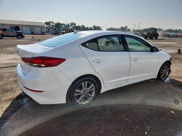  HYUNDAI ELANTRA 2018 Белы