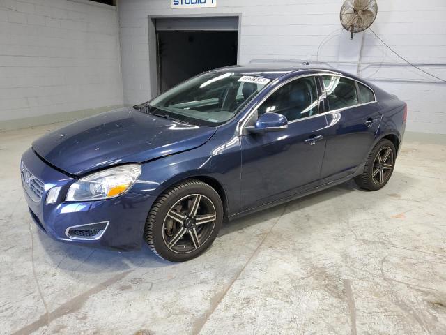 Sedans VOLVO S60 2013 Granatowy