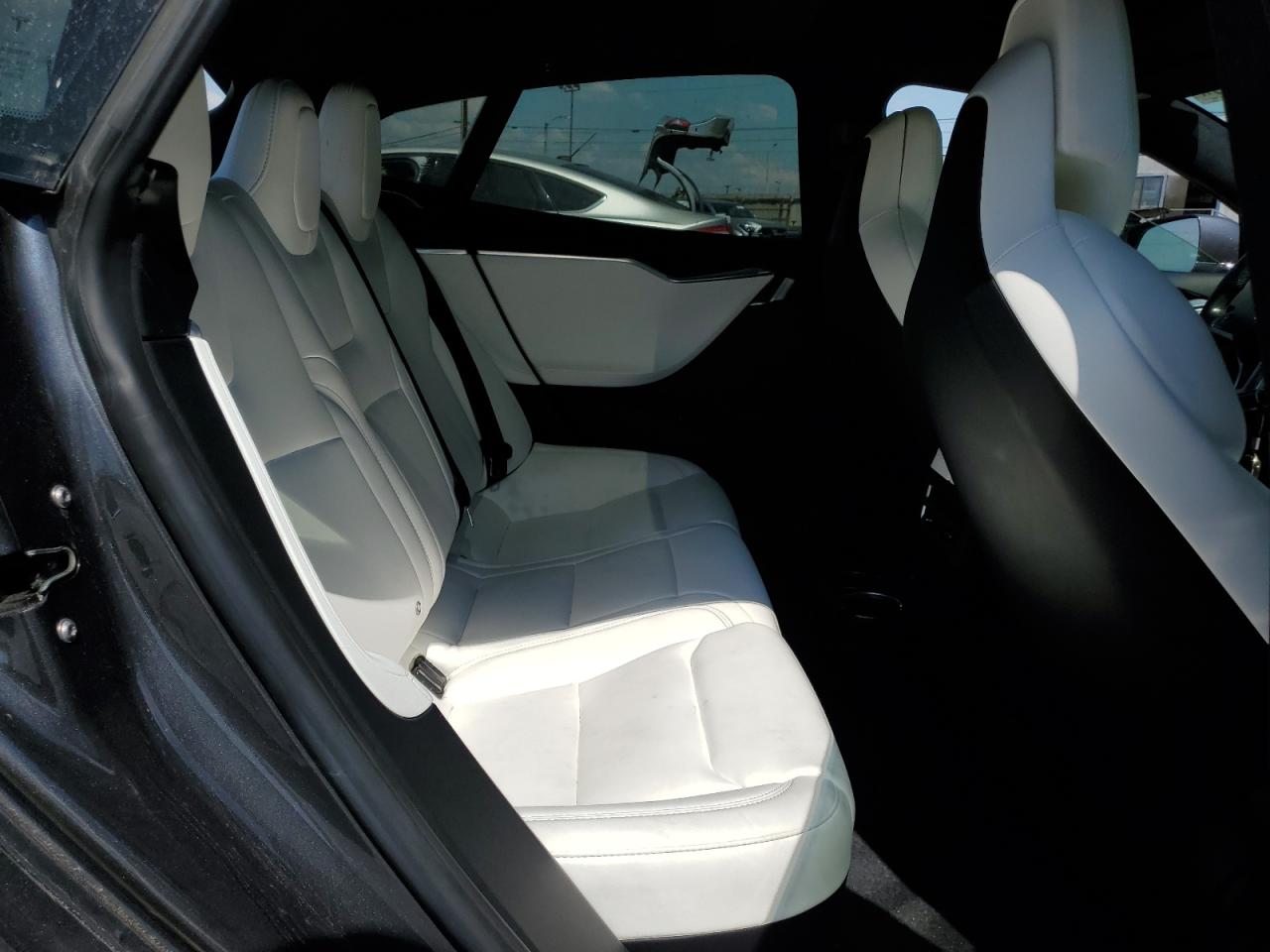 2017 Tesla Model S VIN: 5YJSA1E23HF224690 Lot: 81130255