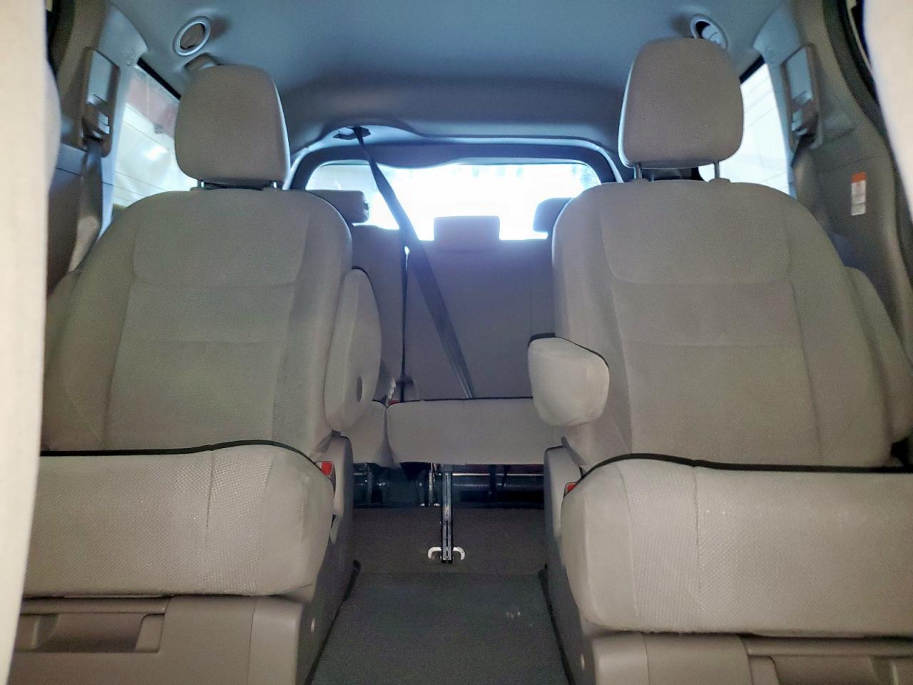 2017 Toyota Sienna VIN: 5TDZZ3DC0HS815696 Lot: 82137255