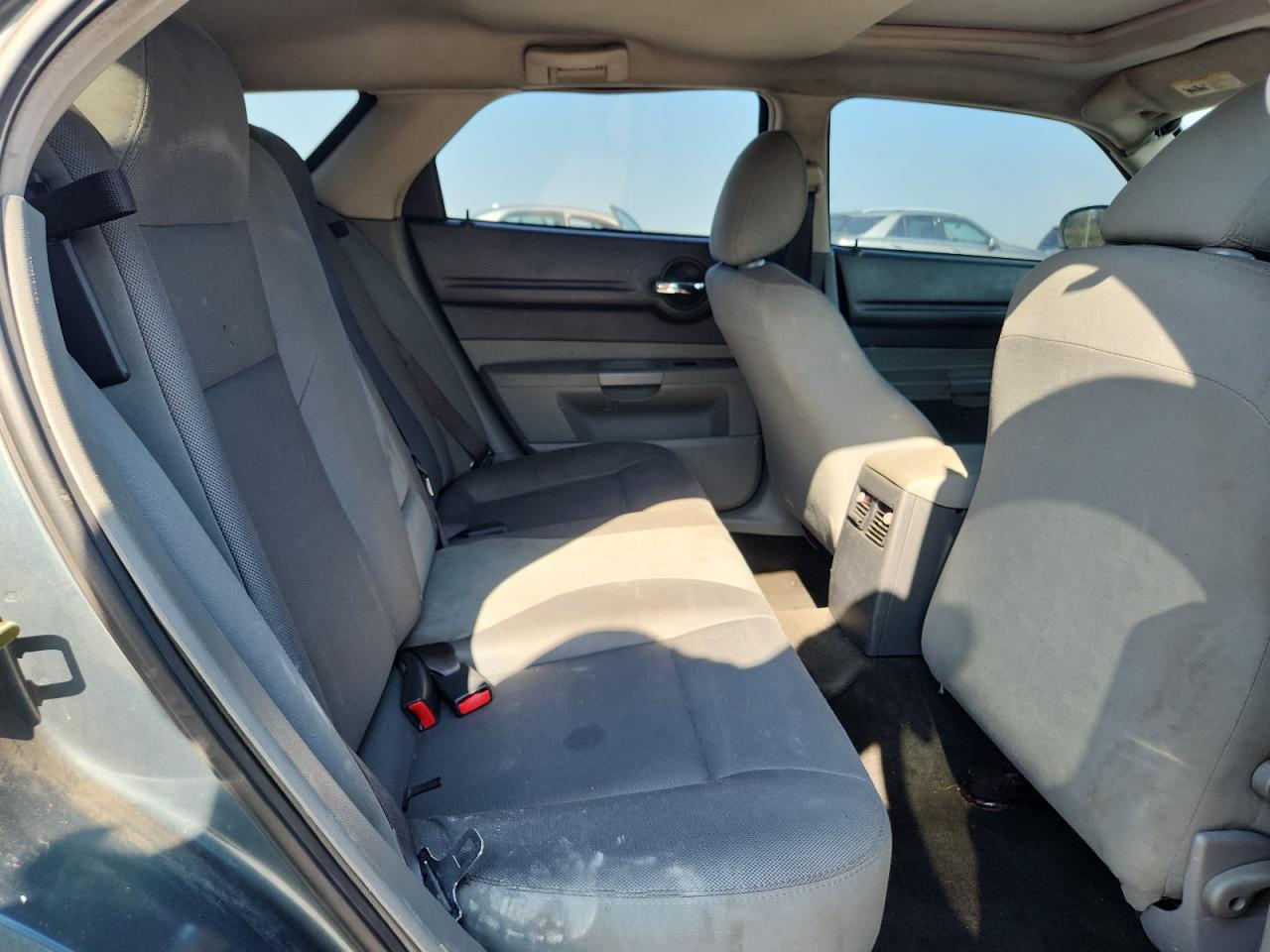 2005 Dodge Magnum Sxt VIN: 2D4FV48V35H570230 Lot: 80493115