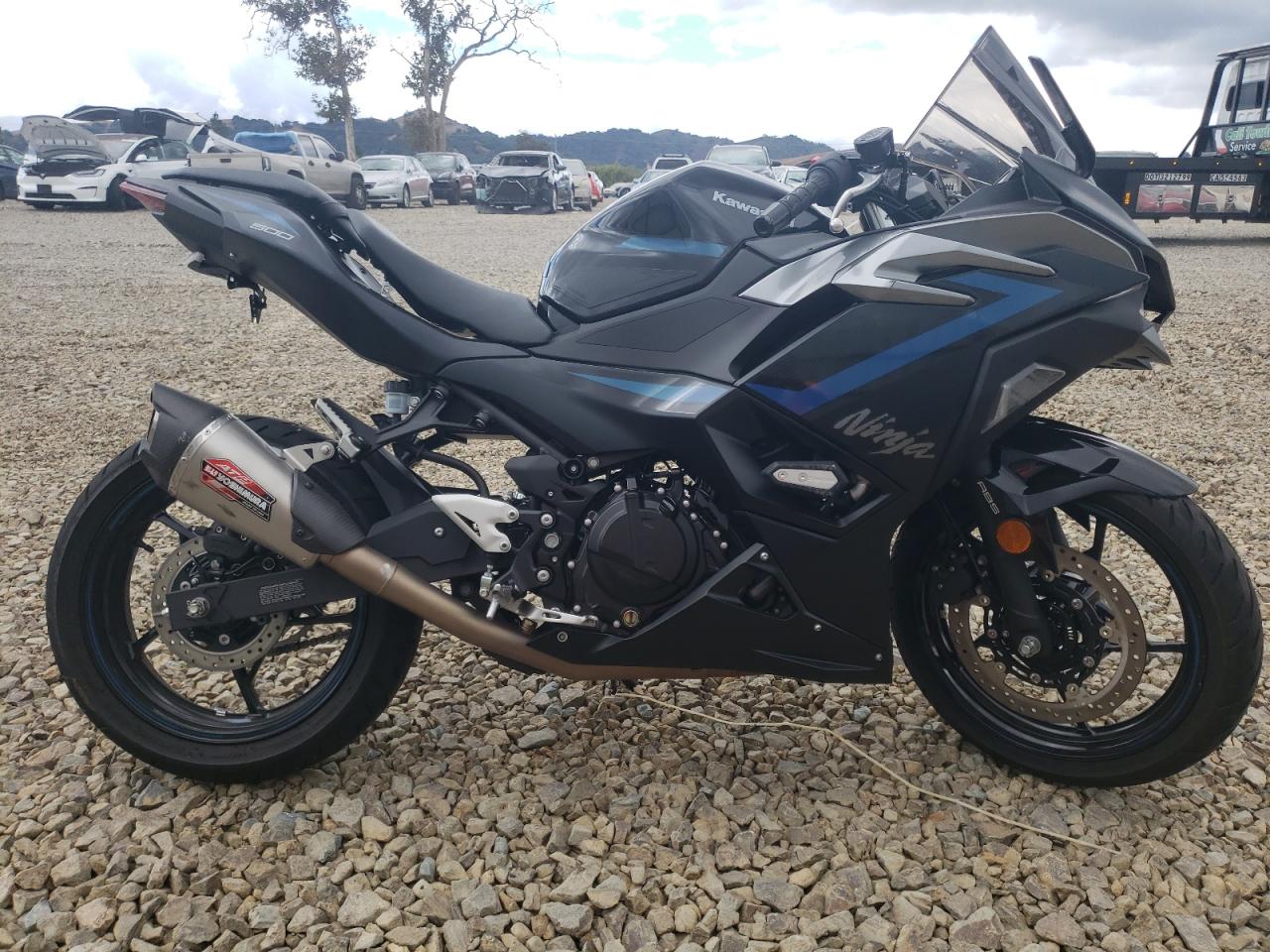 2025 Kawasaki Ex500 A two_colors null gas ML5EXGJ15SDA61094 photo #1