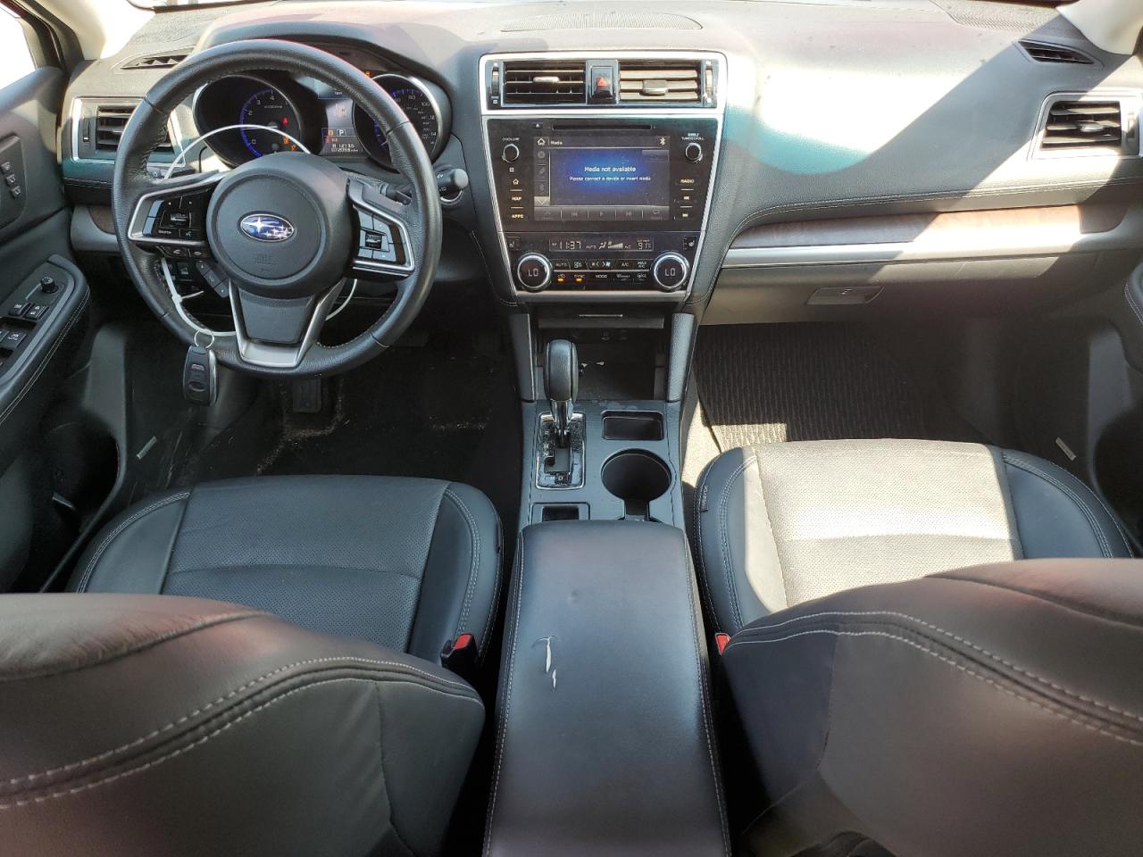 2018 Subaru Outback 2.5I Limited VIN: 4S4BSANC1J3352415 Lot: 81076705