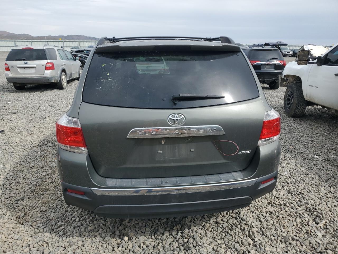 2013 Toyota Highlander Base VIN: 5TDBK3EH0DS177797 Lot: 81304895