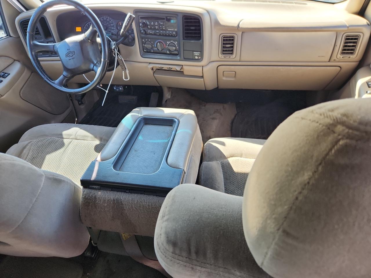 2002 Chevrolet Silverado C2500 Heavy Duty VIN: 1GCHC29U72E117463 Lot: 81401095