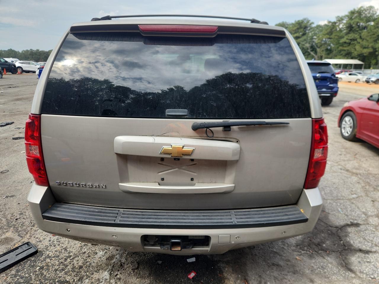 2007 Chevrolet Suburban C1500 VIN: 1GNFC16J47J253339 Lot: 81411005