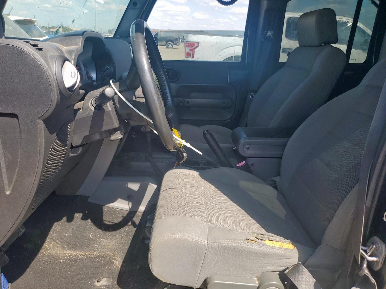 2007 Jeep Wrangler Sahara VIN: 1J4GB59137L227672 Lot: 84594215