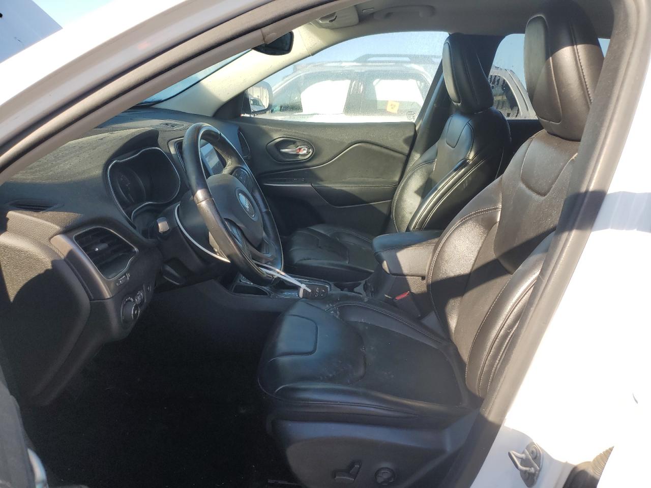 2019 Jeep Cherokee Latitude Plus VIN: 1C4PJLLB4KD275361 Lot: 71656355