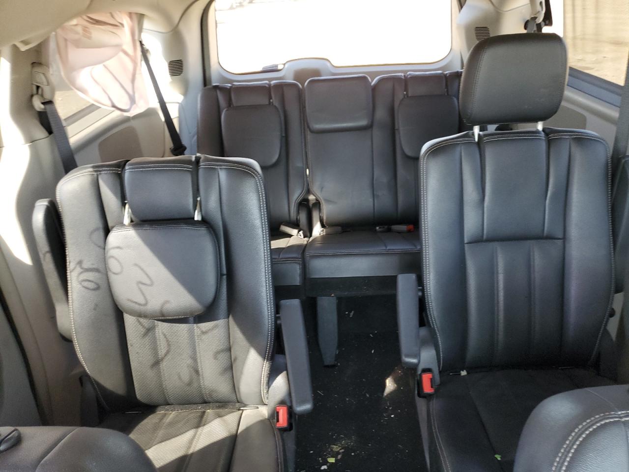 2015 Chrysler Town & Country Touring L VIN: 2C4RC1CG9FR674756 Lot: 81879395