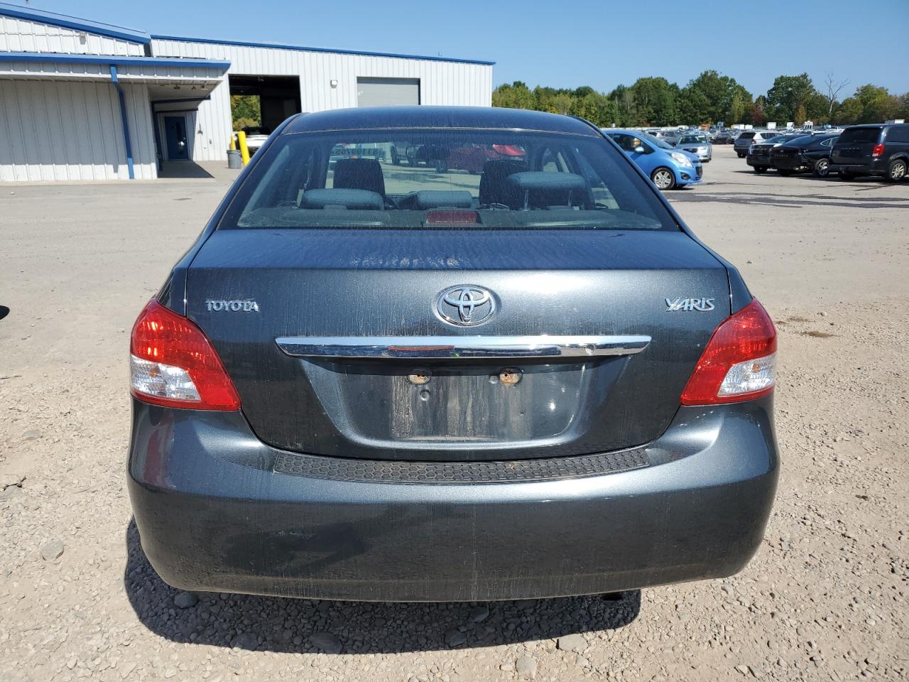 2010 Toyota Yaris VIN: JTDBT4K32A1390111 Lot: 81199755