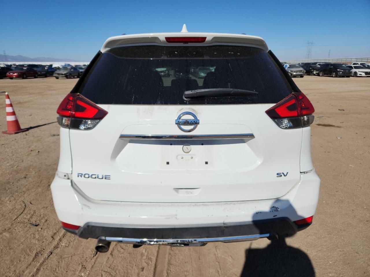2018 Nissan Rogue S VIN: KNMAT2MT7JP525593 Lot: 80401895
