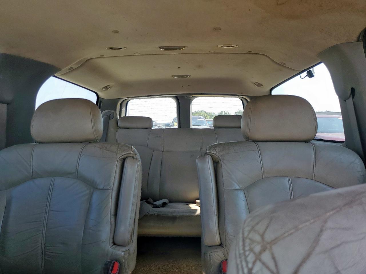 2000 Chevrolet Suburban C1500 VIN: 3GNEC16T7YG130716 Lot: 80518535