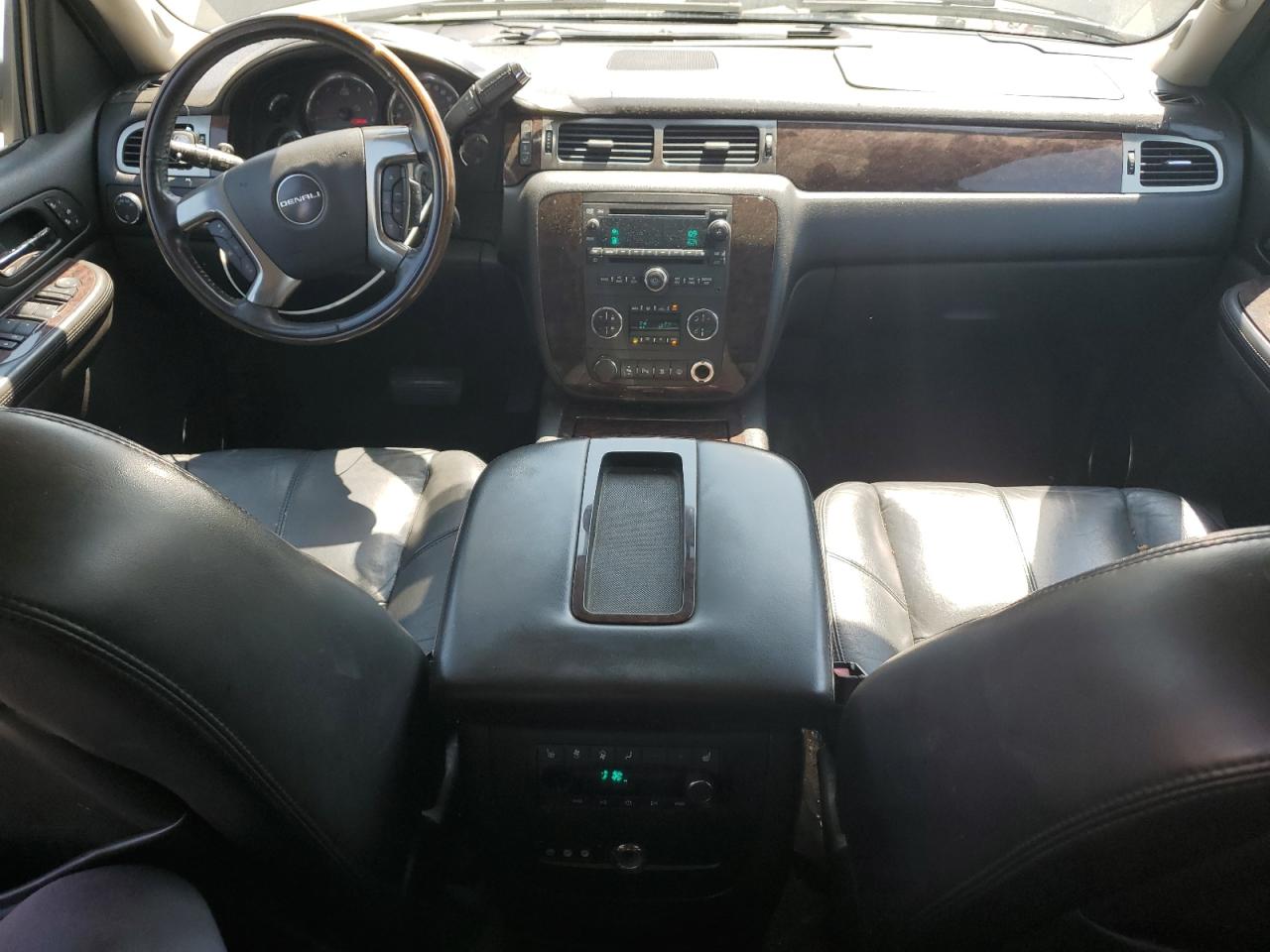 2007 GMC Yukon Denali VIN: 1GKFK638X7J137884 Lot: 72099155