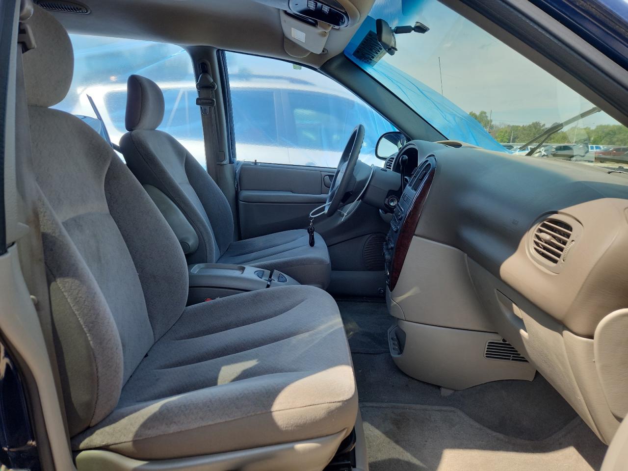 2002 Chrysler Town & Country Ex VIN: 2C4GP74L42R723835 Lot: 71289125