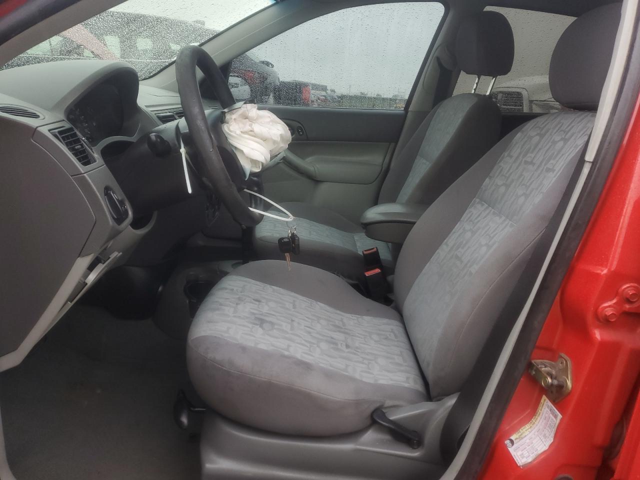 2005 Ford Focus Zx4 VIN: 1FAFP34N05W135227 Lot: 81464625