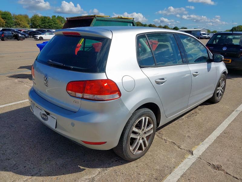 2009 VOLKSWAGEN GOLF SE TDI S-A 