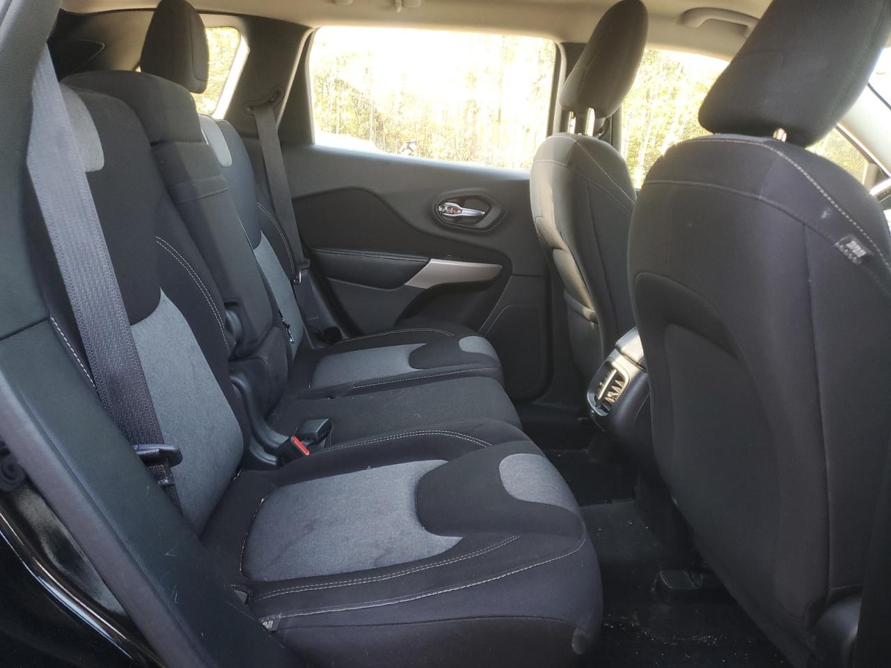 2017 Jeep Cherokee Sport VIN: 1C4PJMAS8HW630408 Lot: 84259445