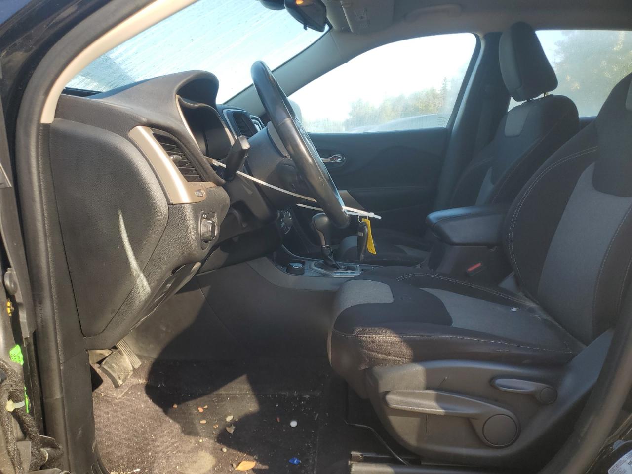 2017 Jeep Cherokee Sport VIN: 1C4PJMAS8HW630408 Lot: 84259445