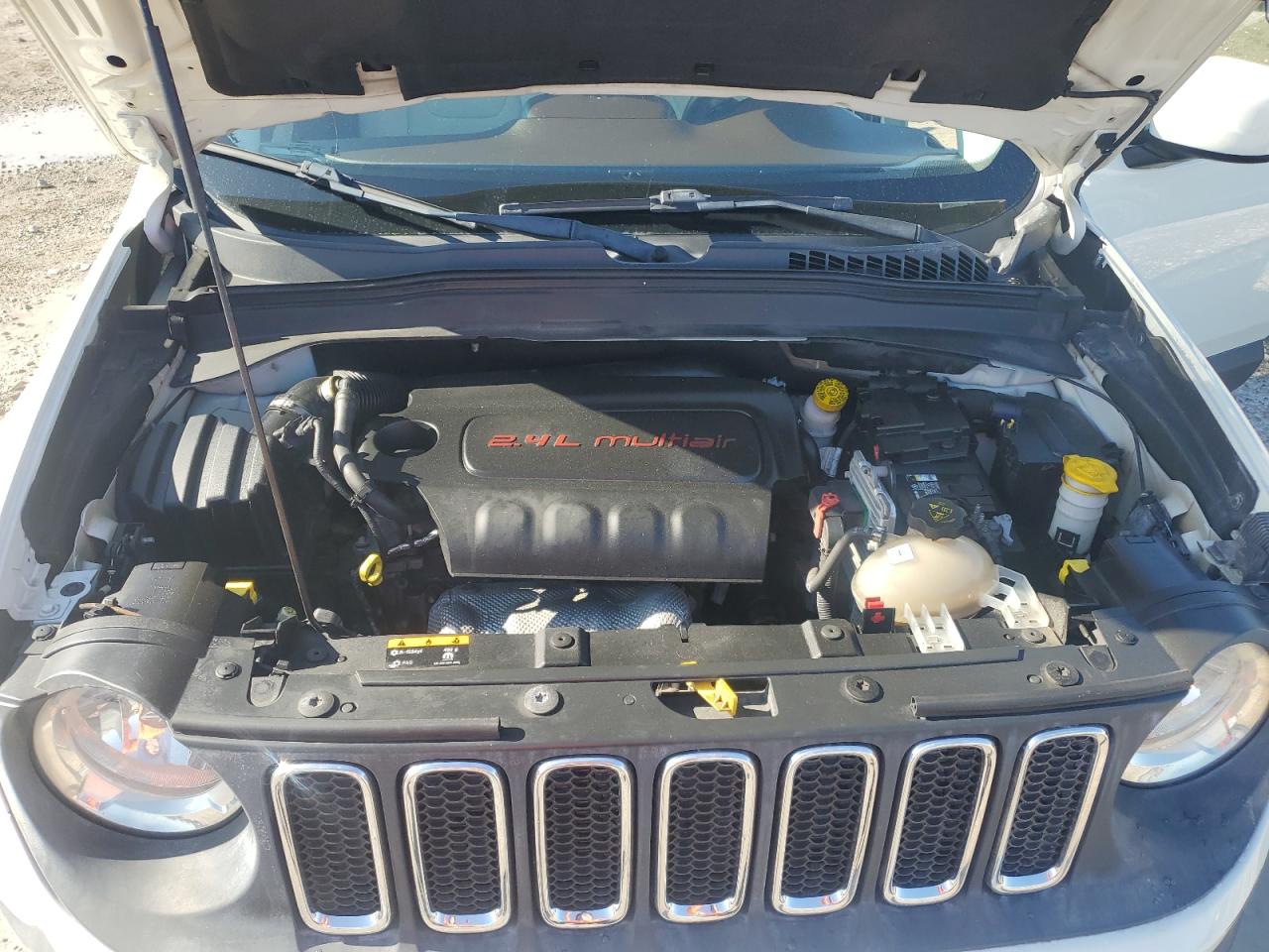 2015 Jeep Renegade Latitude VIN: ZACCJABT4FPB98608 Lot: 72072485