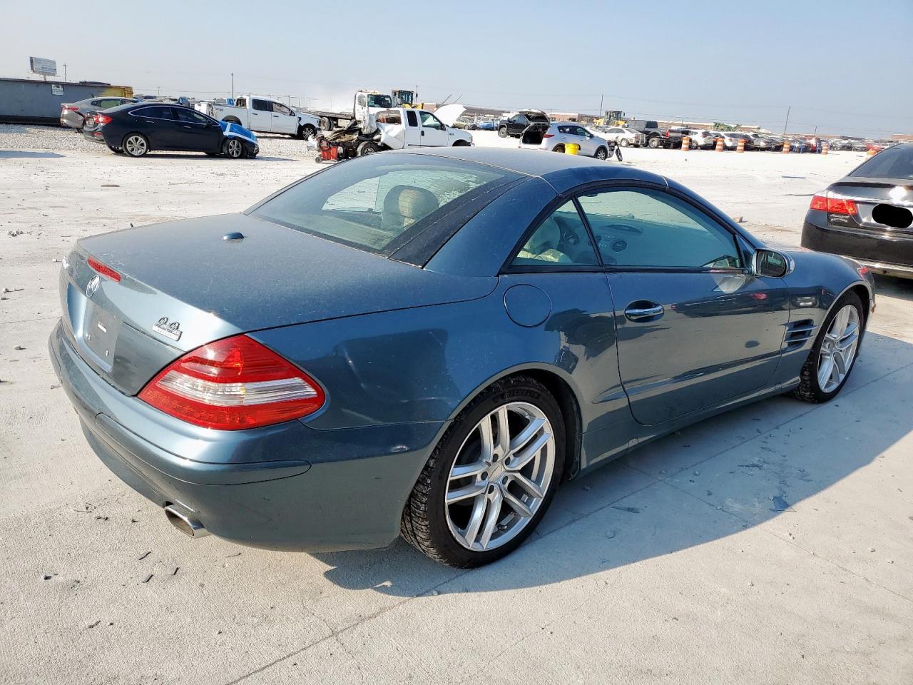 V (R230) V (R230)
