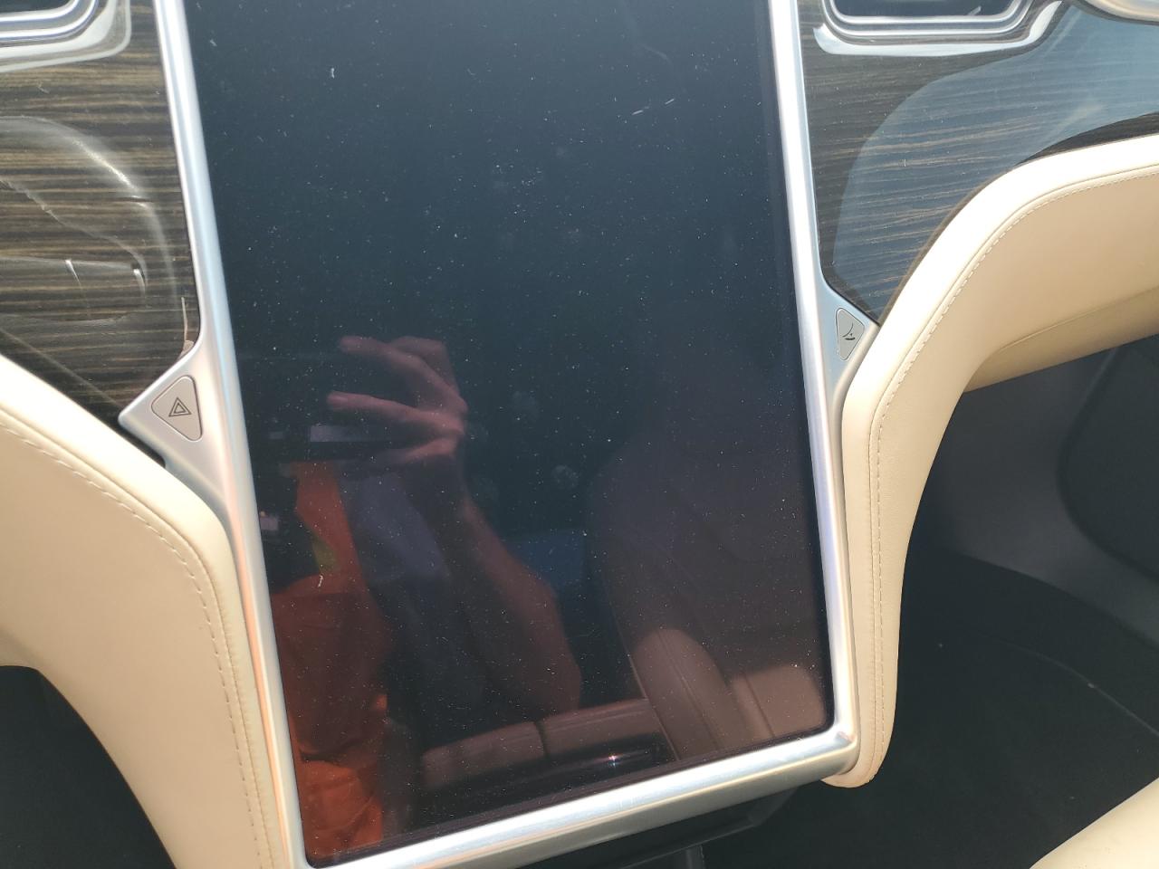 2015 Tesla Model S VIN: 5YJSA1E20FF110479 Lot: 72060365