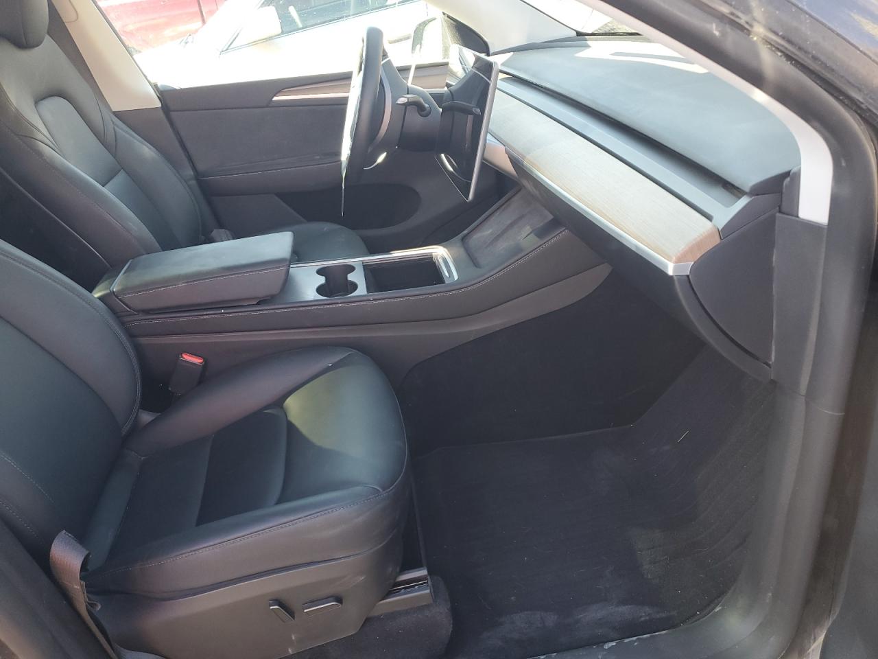 2025 Tesla Model Y VIN: 7SAYGDEE9SA357725 Lot: 84190065