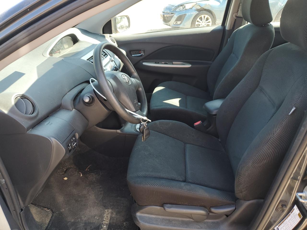 2010 Toyota Yaris VIN: JTDBT4K32A1390111 Lot: 81199755