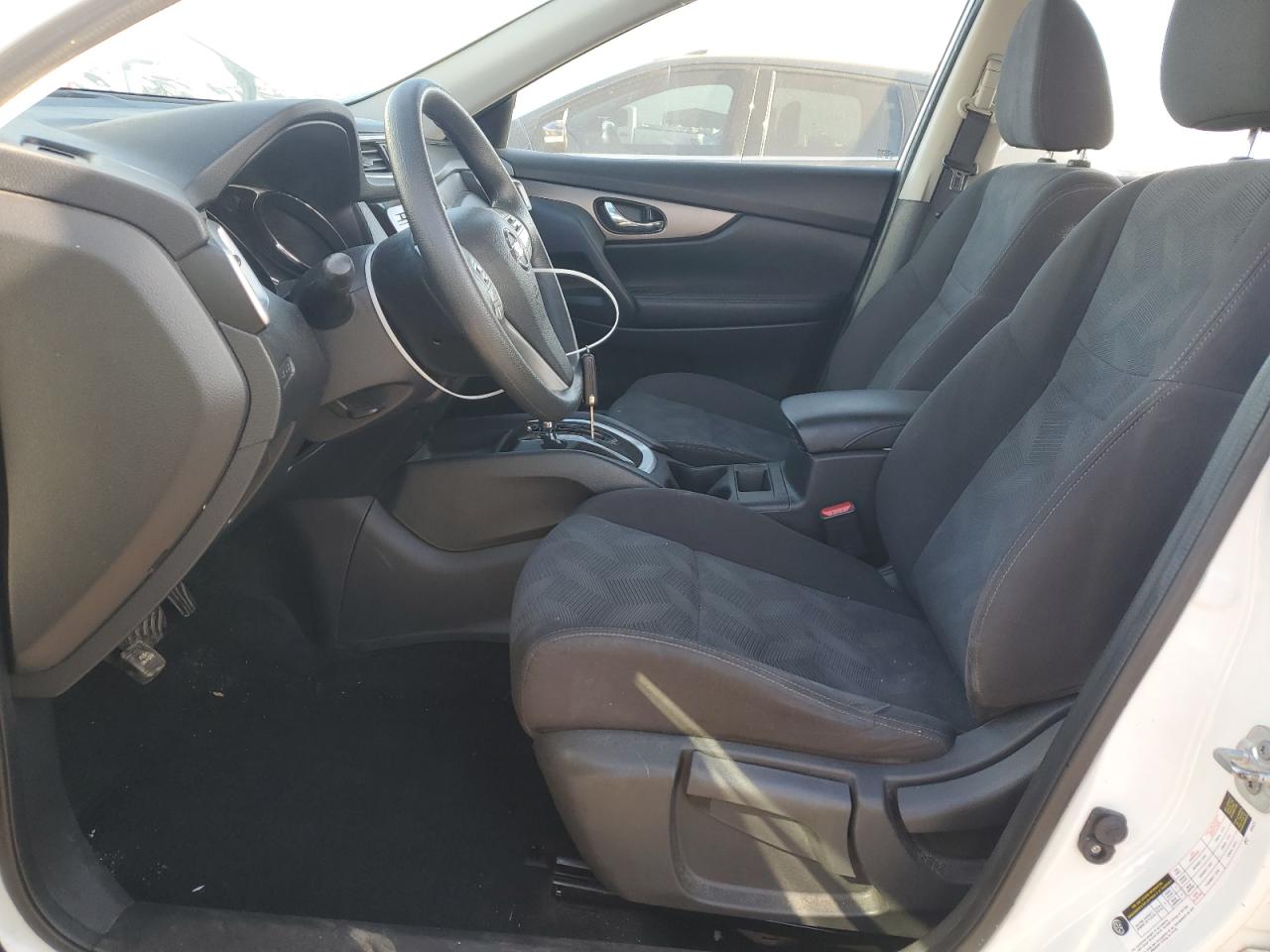 2016 Nissan Rogue S VIN: KNMAT2MV3GP692267 Lot: 80460415