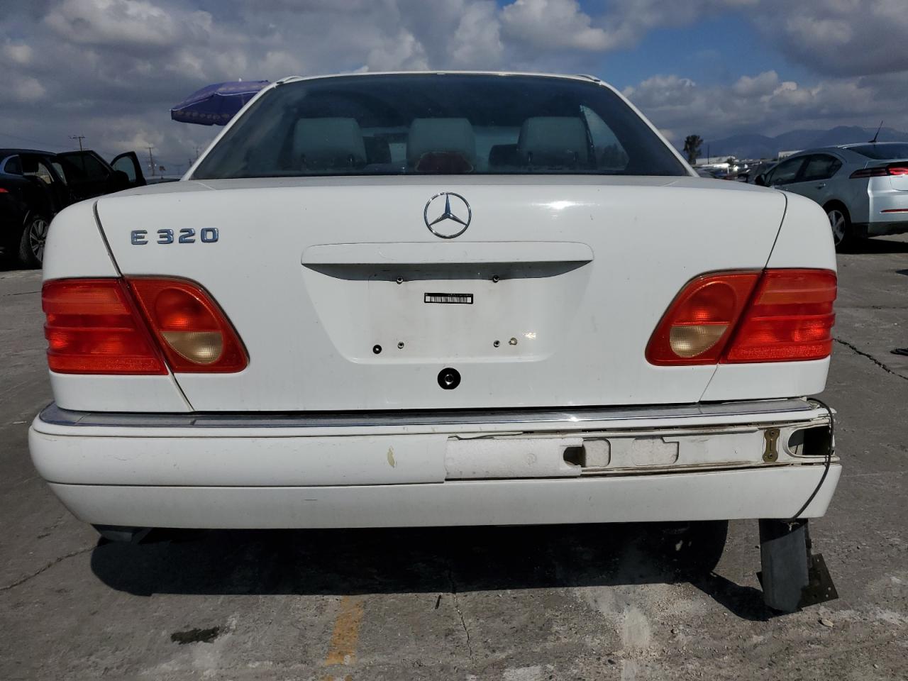 1998 Mercedes-Benz E 320 VIN: WDBJF65F9WA499871 Lot: 80215255
