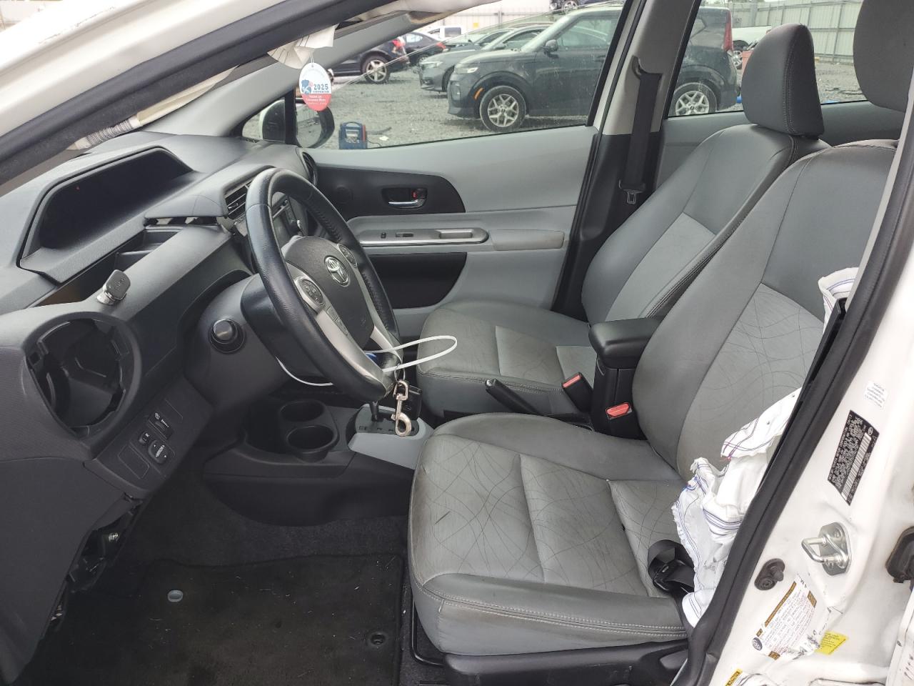 2013 Toyota Prius C VIN: JTDKDTB37D1042140 Lot: 71504705