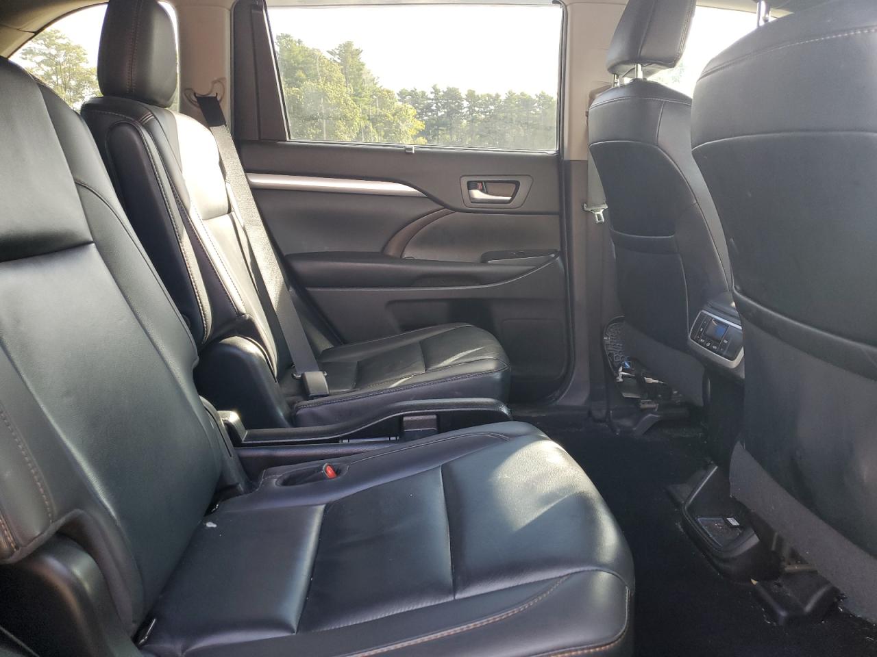 2019 Toyota Highlander Se VIN: 5TDJZRFHXKS963337 Lot: 80698645