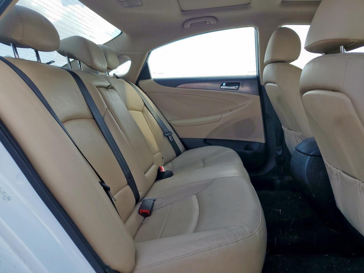 2015 Hyundai Sonata Hybrid VIN: KMHEC4A4XFA127553 Lot: 84302005