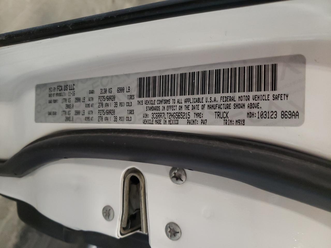 2017 Ram 1500 Slt VIN: 3C6RR7LT2HG565215 Lot: 83945995