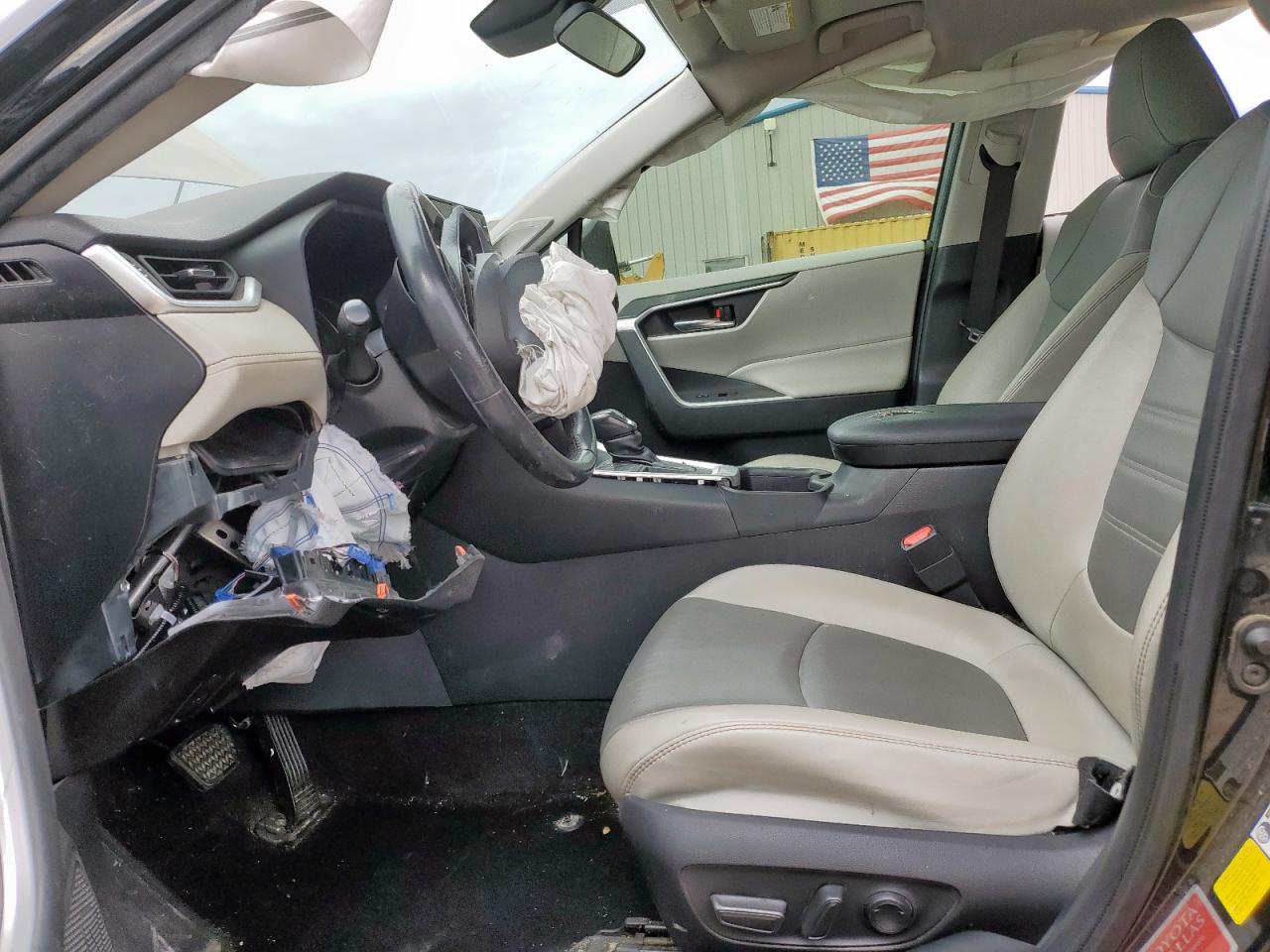 2020 Toyota Rav4 Xle Premium VIN: JTMC1RFV6LJ020432 Lot: 84414795