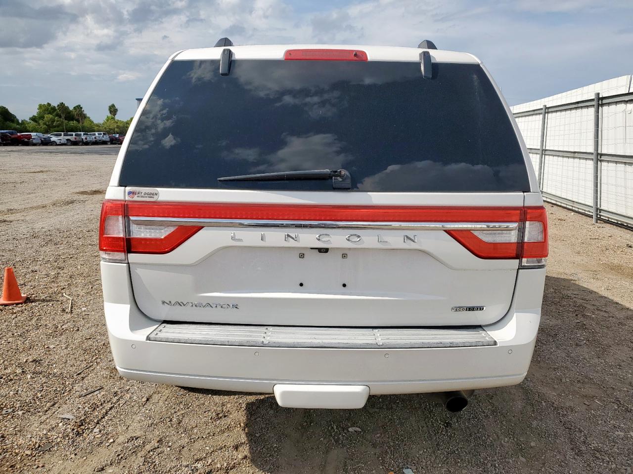 2015 Lincoln Navigator VIN: 5LMJJ2HT4FEJ11327 Lot: 70766975
