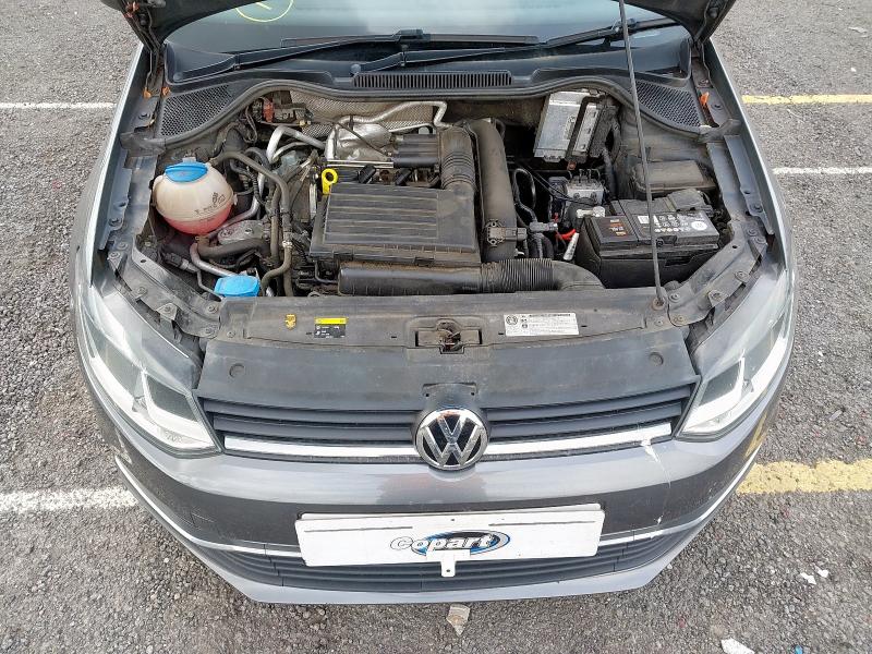 2015 VOLKSWAGEN POLO SE