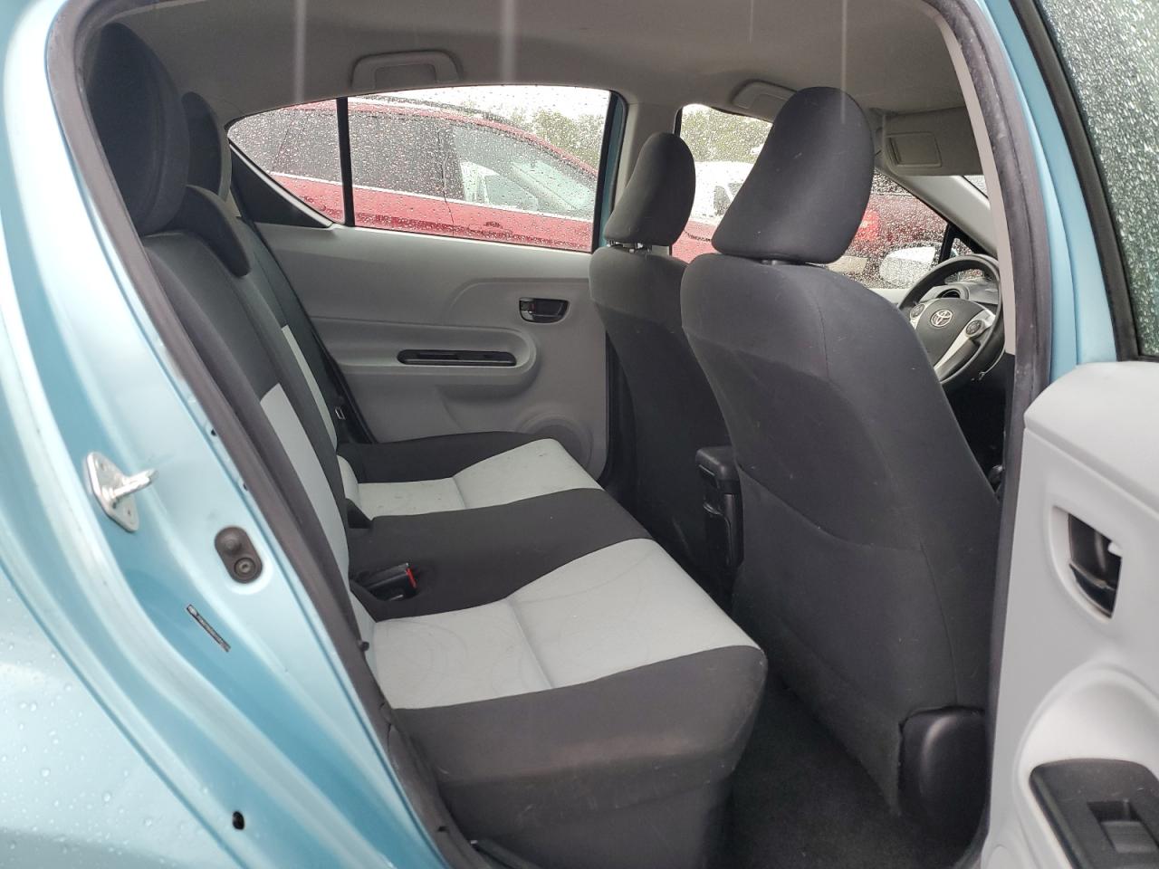 2013 Toyota Prius C VIN: JTDKDTB36D1055235 Lot: 71885895