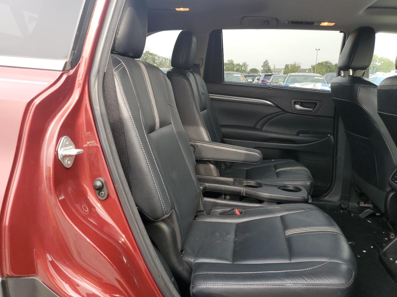 2018 Toyota Highlander Se VIN: 5TDJZRFH9JS883963 Lot: 81715965