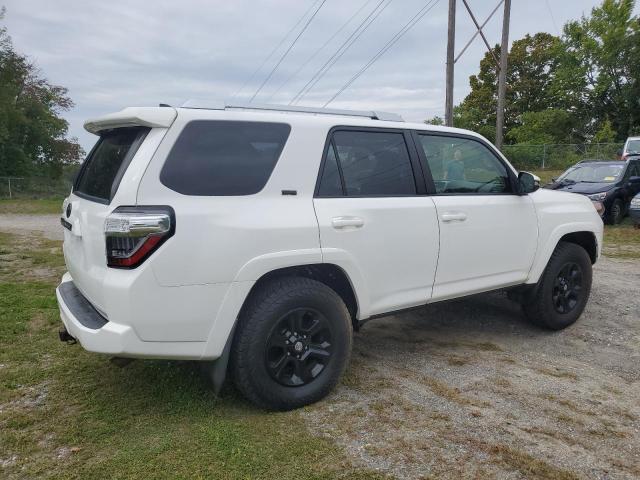 Паркетники TOYOTA 4RUNNER 2016 Белы