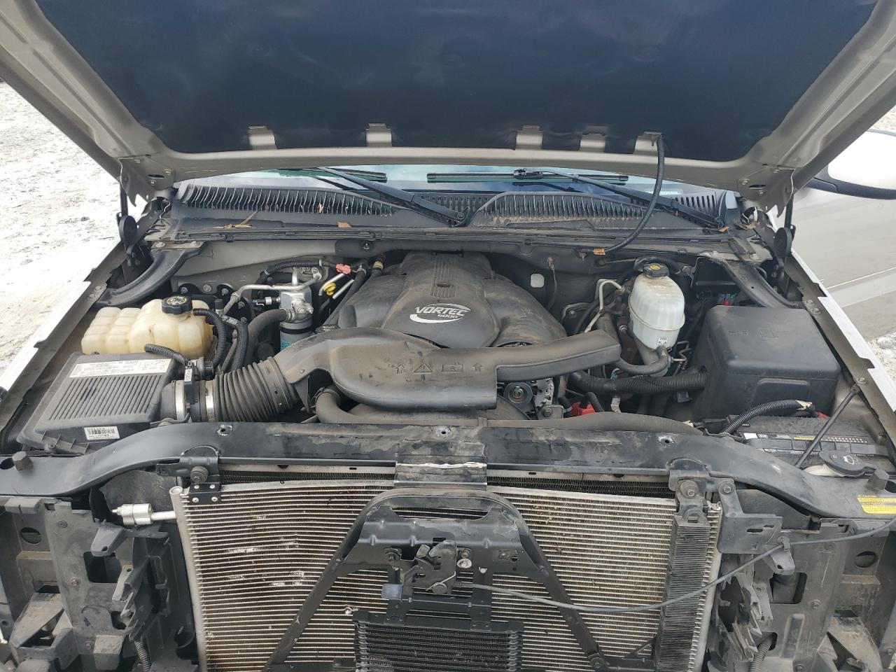 2004 Cadillac Escalade Luxury VIN: 1GYEK63N24R187800 Lot: 81438115