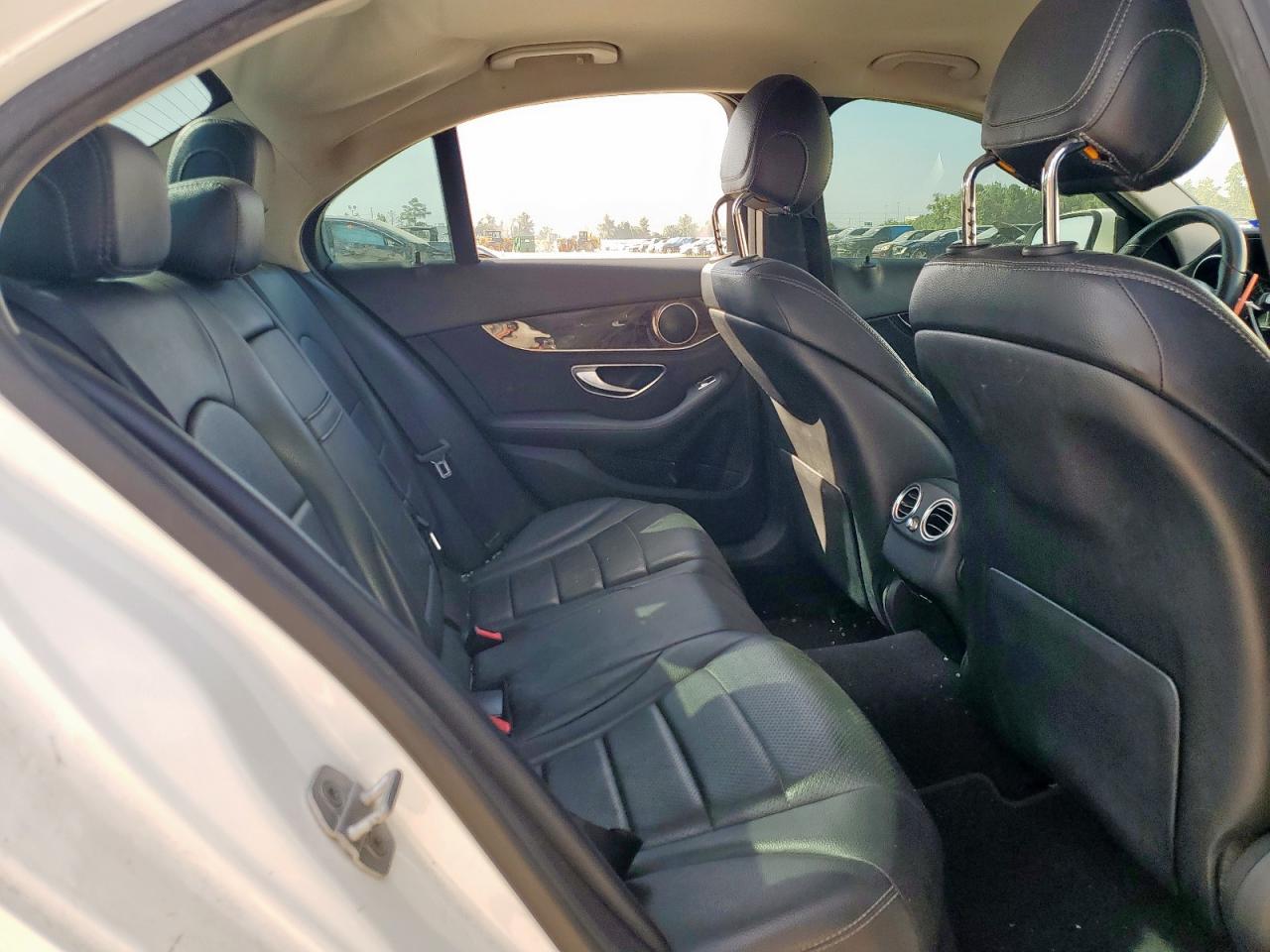 2015 Mercedes-Benz C 300 VIN: 55SWF4JB6FU090862 Lot: 84070235